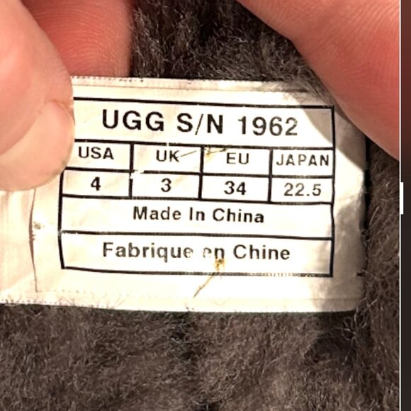 Women's UGG Classic Tall Bailey 3 button boots, Gray, Size 4 - Great Condition - Picture 5 of 5